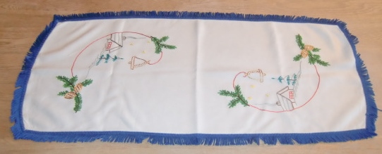 M736M Small embroidered Christmas runner with tassels